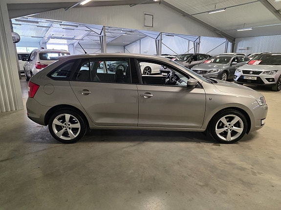 Skoda Rapid Spaceback 3 of 5