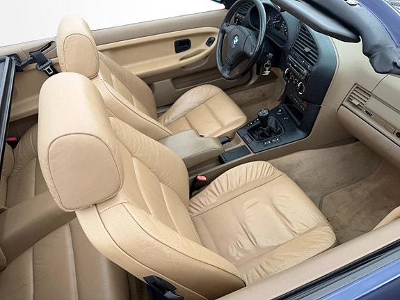 BMW 320 10 of 22