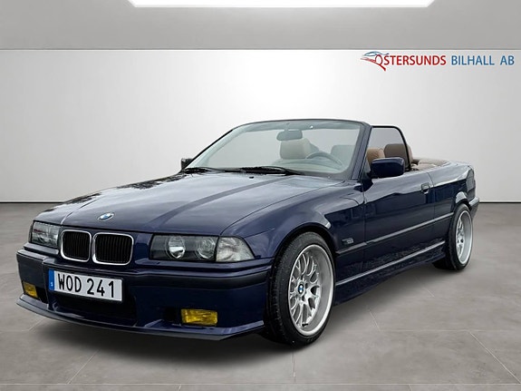 BMW 320 3 of 5