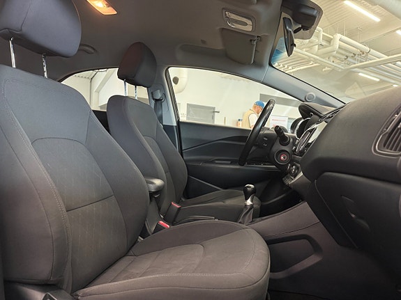 Kia Rio 5 of 13