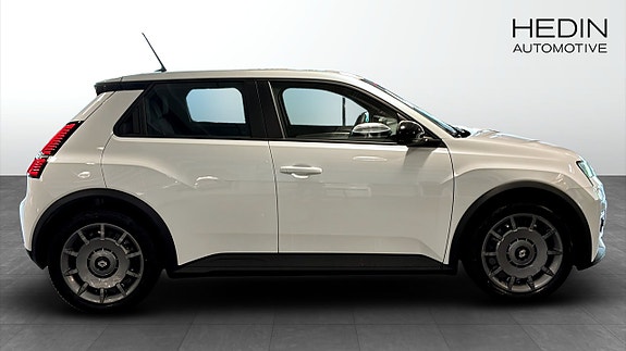 Renault 5 3 of 12