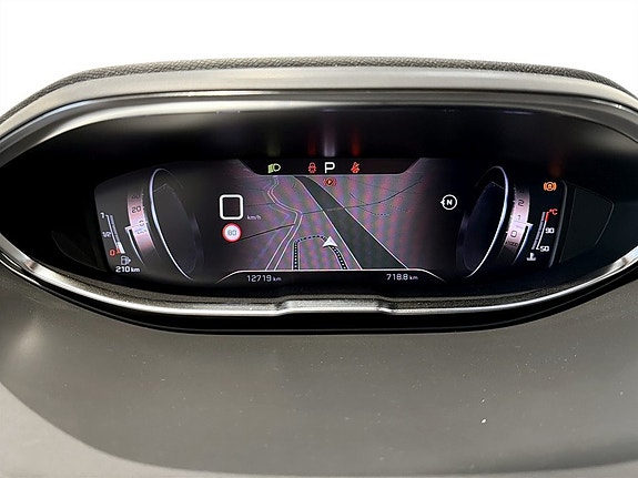 Peugeot 5008 9 of 18