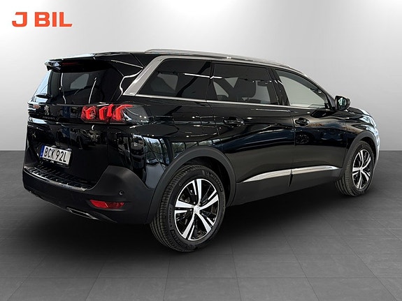 Peugeot 5008 3 of 5