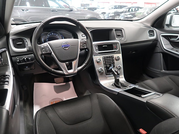 Volvo V60 14 of 30