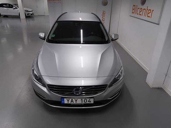 Volvo V60 11 of 30