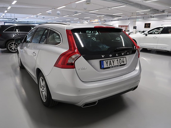 Volvo V60 8 of 30