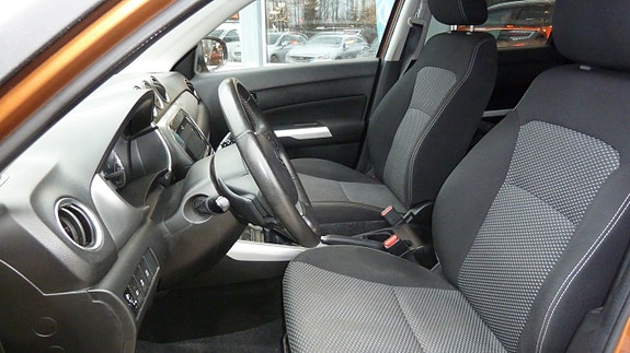 Suzuki Vitara 6 of 8