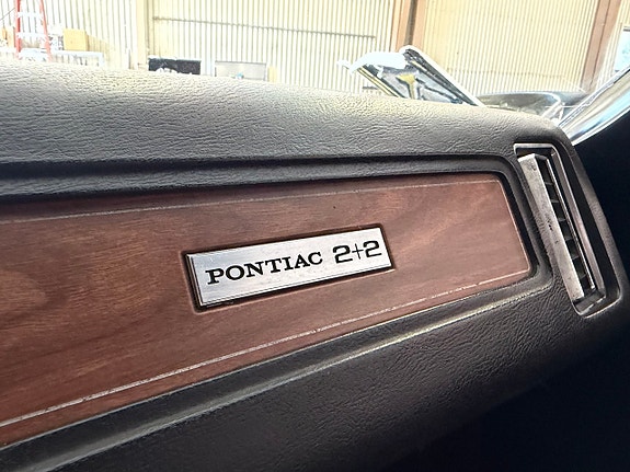Pontiac 2+2 18 of 24