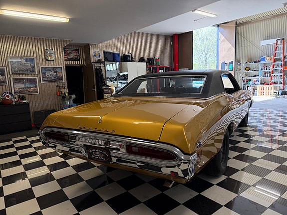 Pontiac 2+2