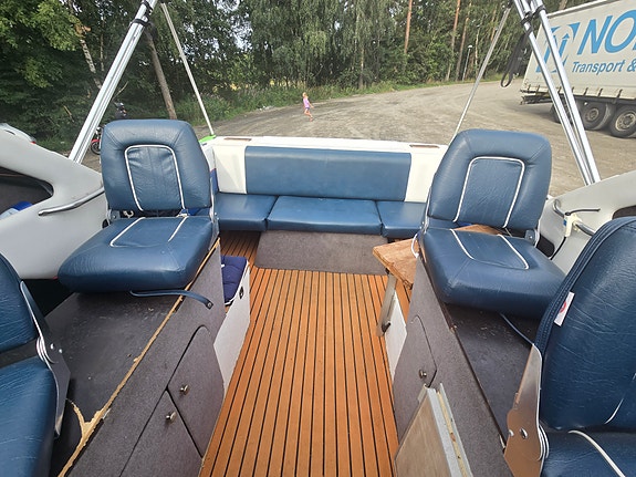 Bayliner 2252 Motorbåt 4 of 6