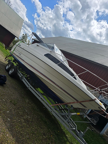 Bayliner 2252 Motorbåt 2 of 6