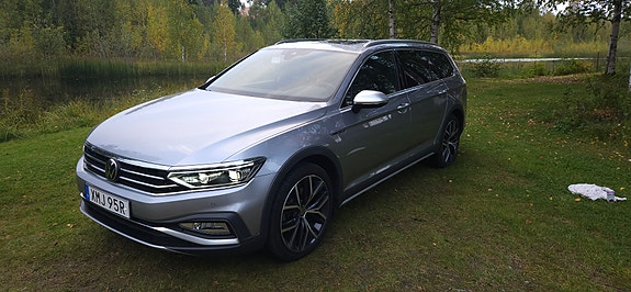 Volkswagen Passat Alltrack 2 of 5
