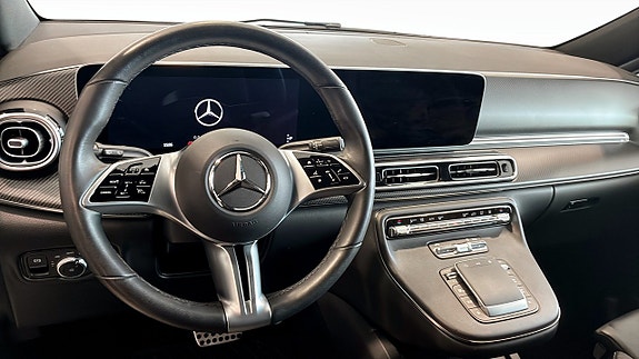 Mercedes-Benz V300 d 4 of 12