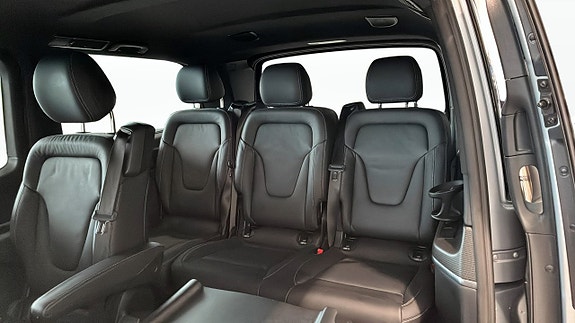 Mercedes-Benz V300 d 11 of 12