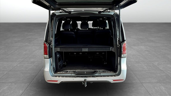 Mercedes-Benz V300 d 10 of 12