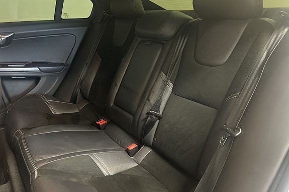 Volvo S60 13 of 27