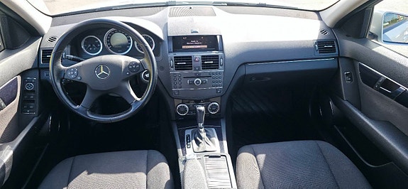 Mercedes-Benz C180 7 of 11