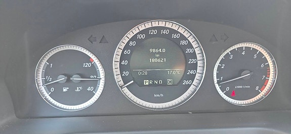 Mercedes-Benz C180 8 of 11