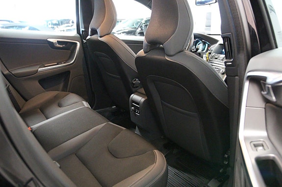 Volvo XC60 15 of 23