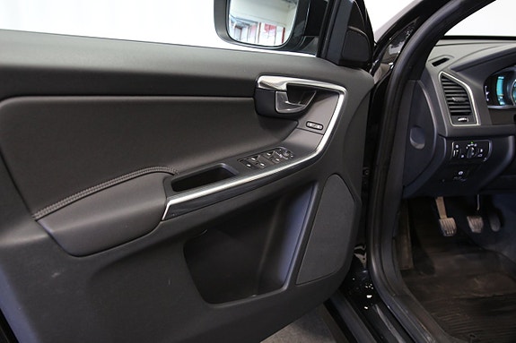 Volvo XC60 5 of 23