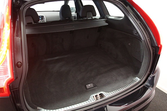 Volvo XC60 14 of 23