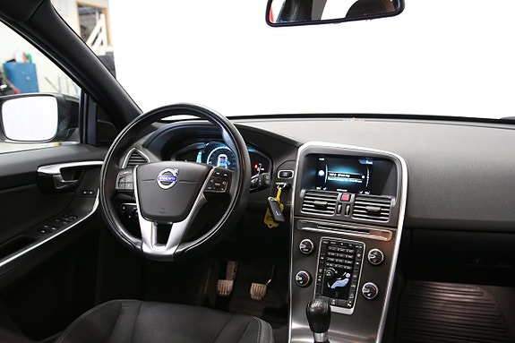 Volvo XC60 17 of 23