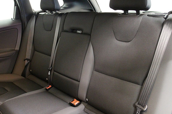 Volvo XC60 13 of 23