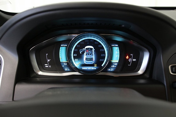 Volvo XC60 11 of 23