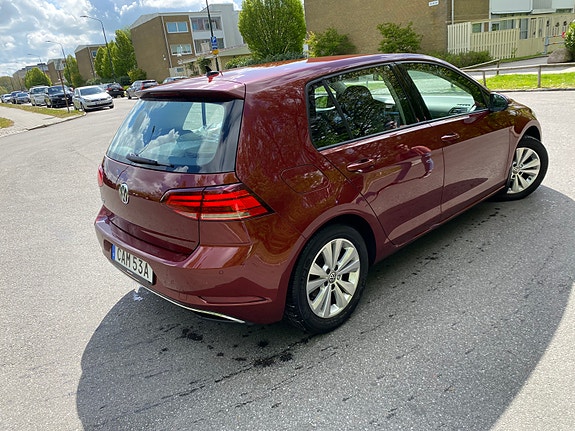 Volkswagen Golf Sportsvan 3 of 5