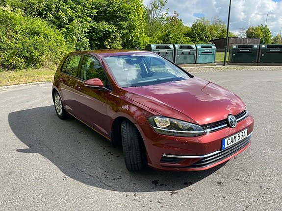 Volkswagen Golf Sportsvan 2 of 5