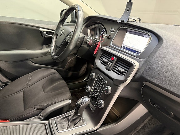 Volvo V40 15 of 23