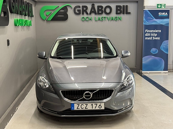 Volvo V40 4 of 23