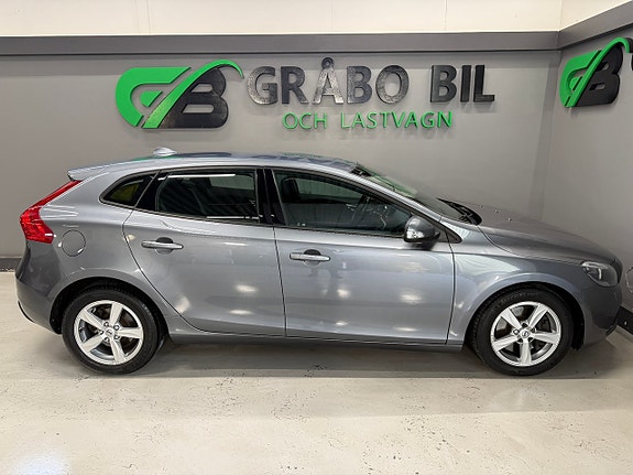 Volvo V40 8 of 23