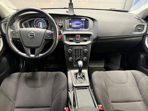 Volvo V40 13 of 23