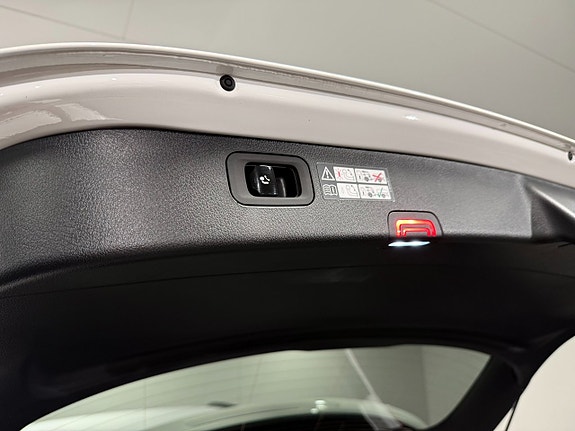 Mercedes-Benz C220 d 11 of 16