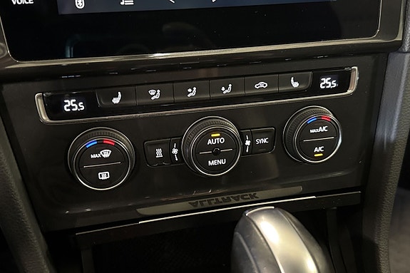 Volkswagen Golf Alltrack 23 of 29