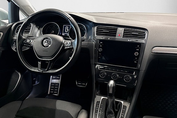 Volkswagen Golf Alltrack 19 of 29