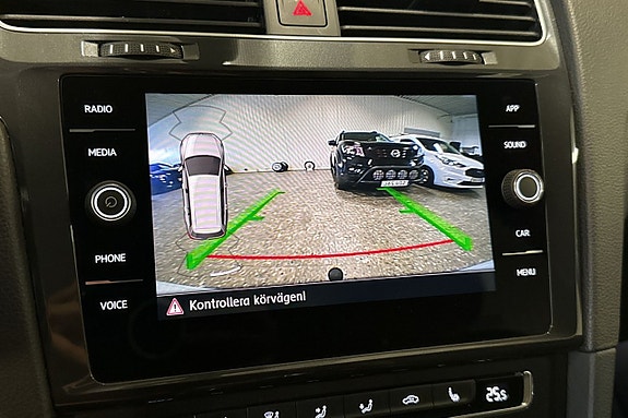 Volkswagen Golf Alltrack 25 of 29