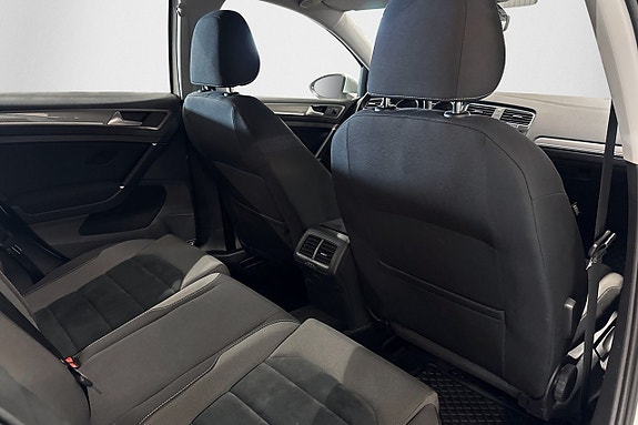 Volkswagen Golf Alltrack 18 of 29