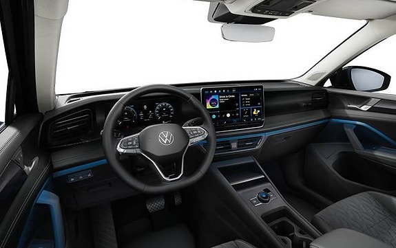 Volkswagen Tiguan 3 of 3