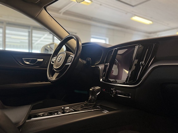 Volvo V60 13 of 15