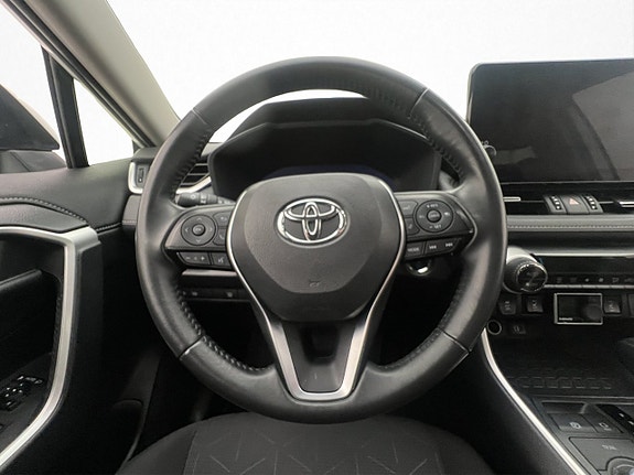 Toyota RAV4 10 of 28