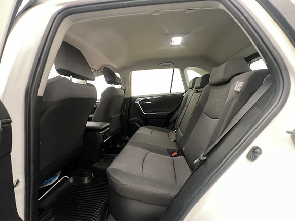 Toyota RAV4 13 of 28
