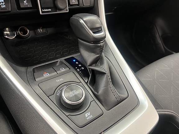 Toyota RAV4 22 of 28