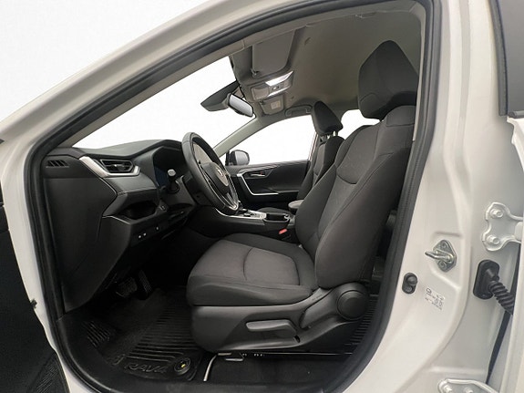 Toyota RAV4 11 of 28
