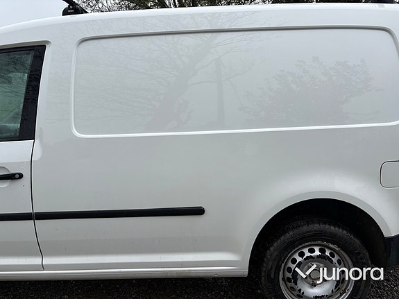 Volkswagen Caddy Maxi 18 of 30