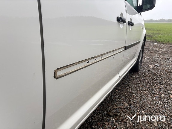 Volkswagen Caddy Maxi 19 of 30