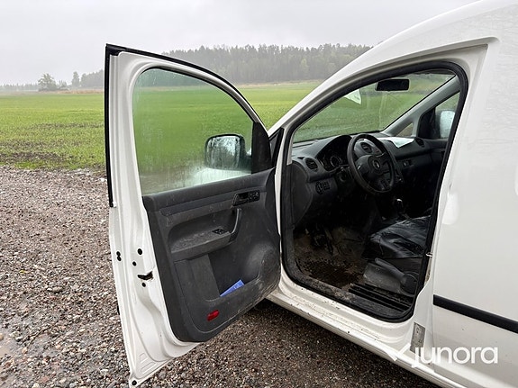 Volkswagen Caddy Maxi 27 of 30