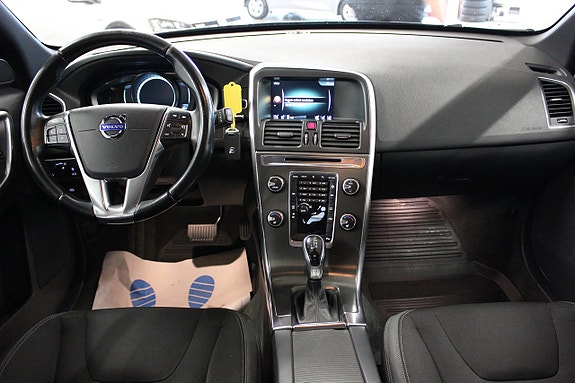 Volvo XC60 9 of 17