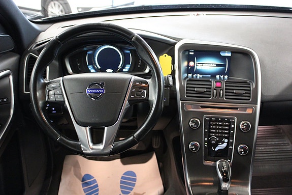 Volvo XC60 15 of 17